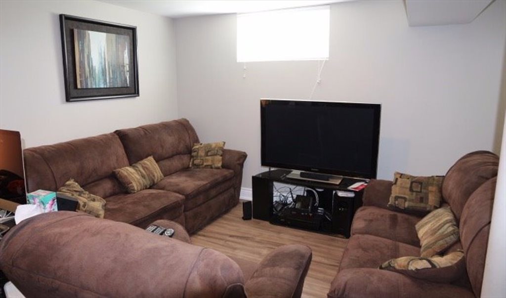 Room For Rent In Woodthorpe Road North York Private Room In Premium Apt Toronto 795 Avail Now 795