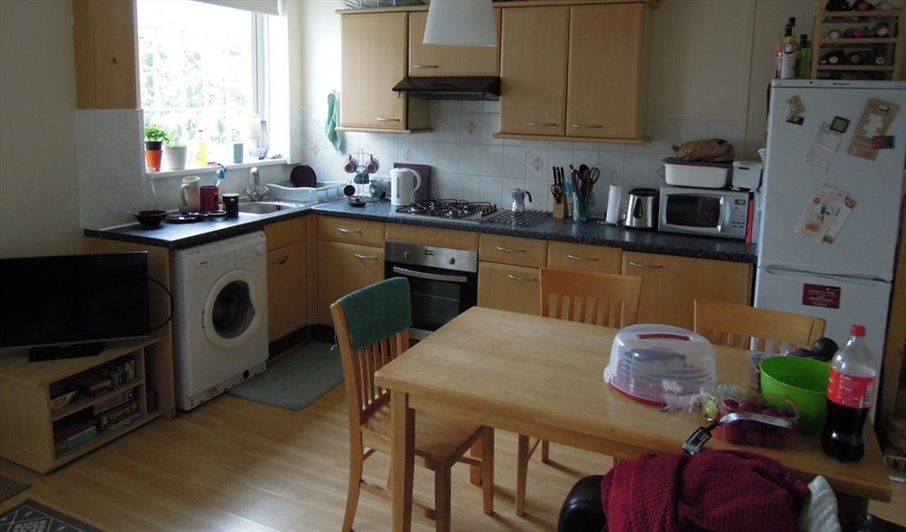 Room To Rent In Hanson Close London Spacious Room In Balham Clapham South 750