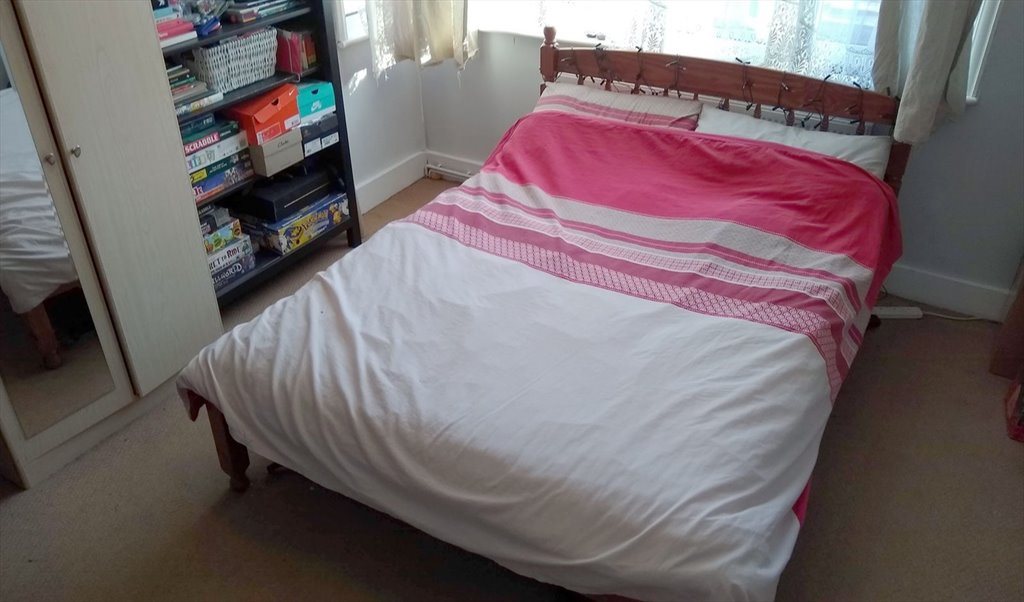 Room To Rent In Brisbane Avenue London Huge Double Room In Wimbledon 2 Minutes From The Tube 680