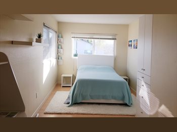 EasyRoommate US - Furnished Private Room with Bathroom in University City, La Jolla Heights - $1,650 pm