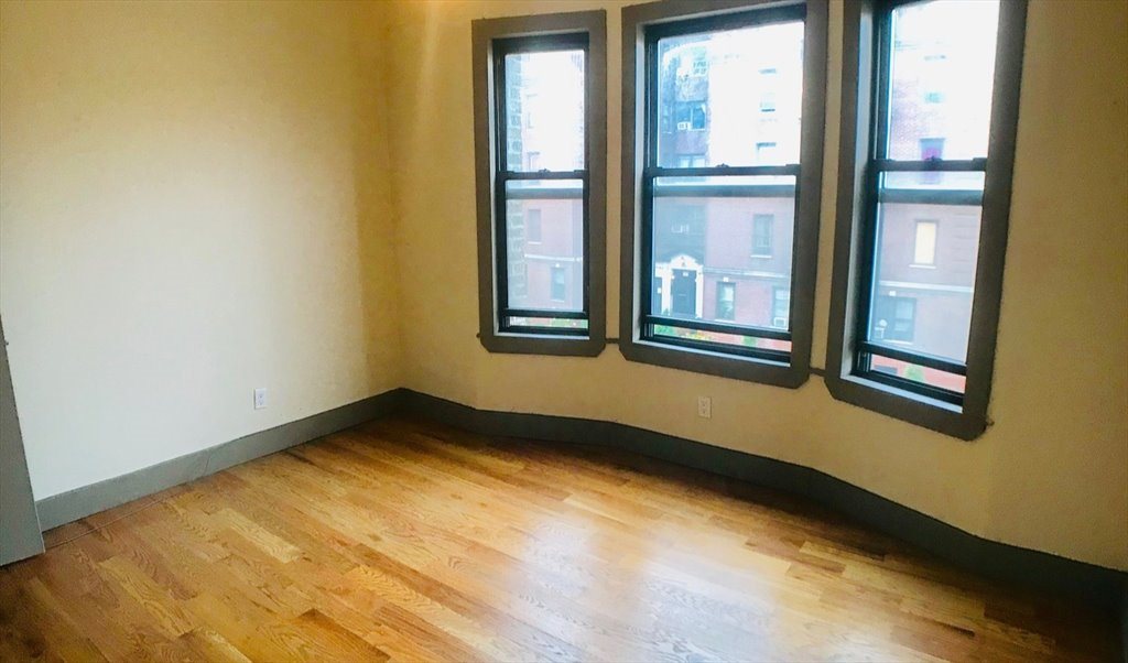 Room For In Saint Marks Avenue Brooklyn Gorgeous High Room For In Saint Marks Avenue Brooklyn Gorgeous High Ceilings
