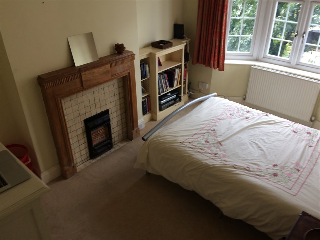 Room To Rent In Sidmouth Road London Bright Specious Room In A Quite Apartment 650