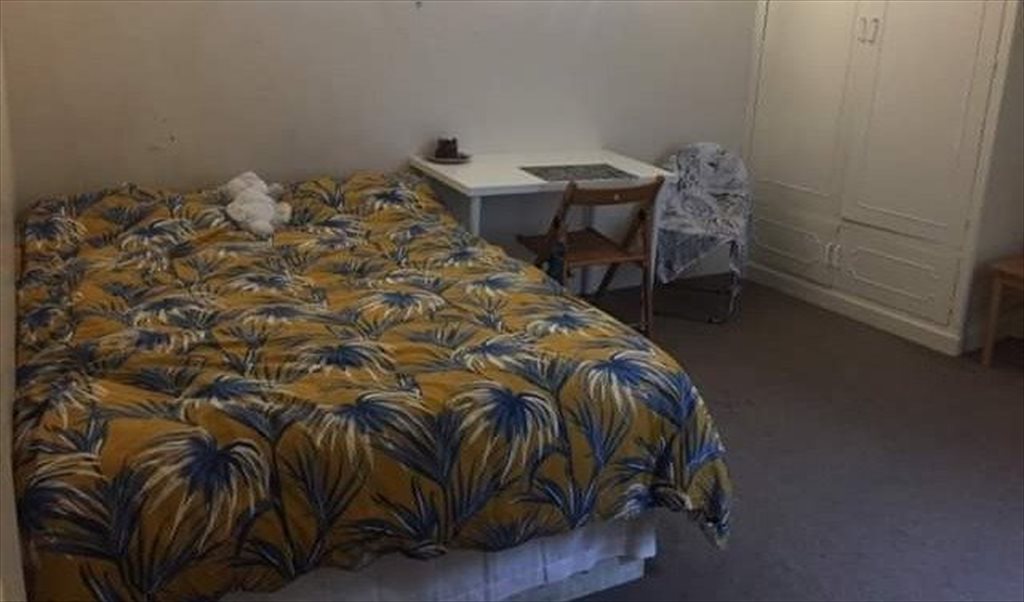 Room To Rent In New Cross Road London Looking For A Persone Or A Couple To Rent My Room Over The Summer 670