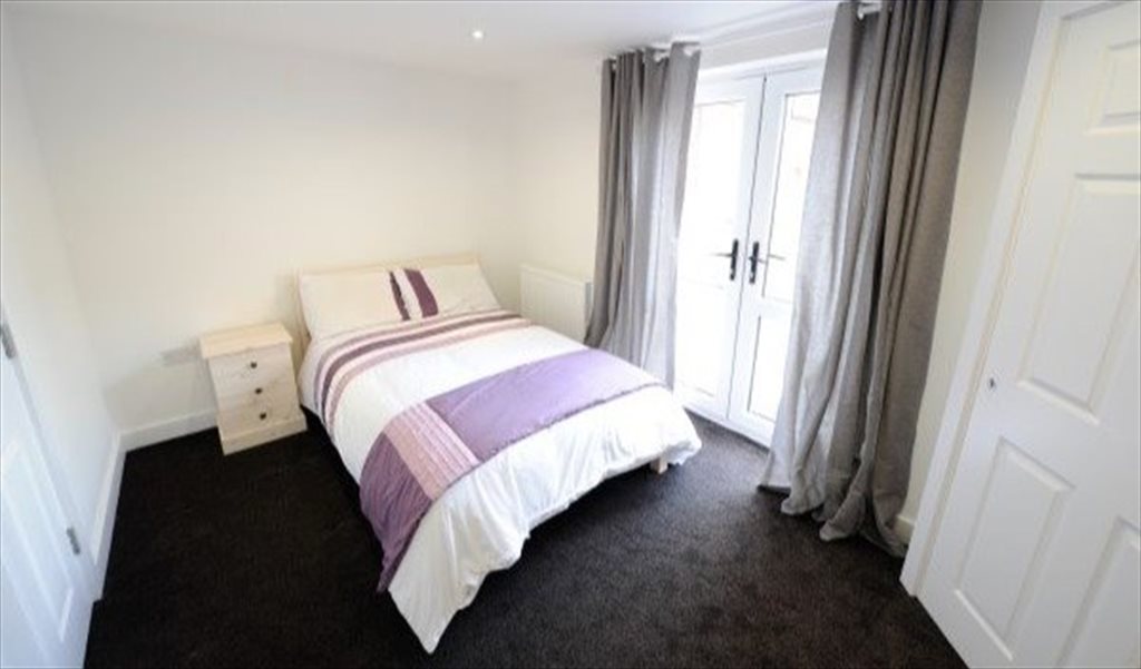 Room To Rent In Autumn Terrace Worcester One Month Free Rent Fantastic Well Presented Large Double Bedroom In A Modern Designer Apartment 485