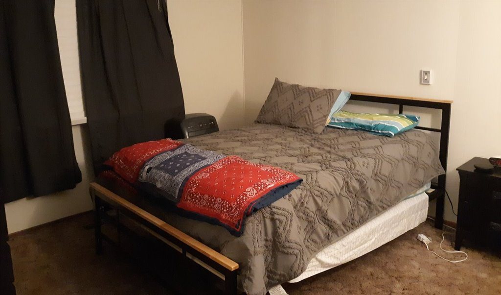 Room For Rent In Neal Avenue West San Jose Large Room For Rent In San Jose Ca August 2019 Female Preferred 1000 Per Month Utilities Incl