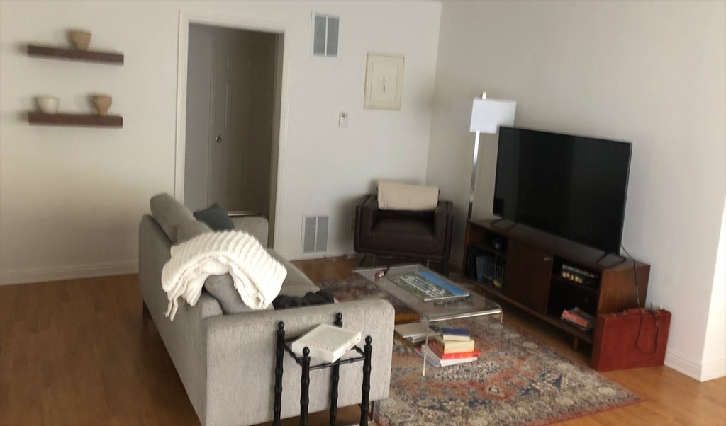 Room For Rent In Veteran Avenue West Los Angeles Private 1 Bedroom 1 Bath 1400