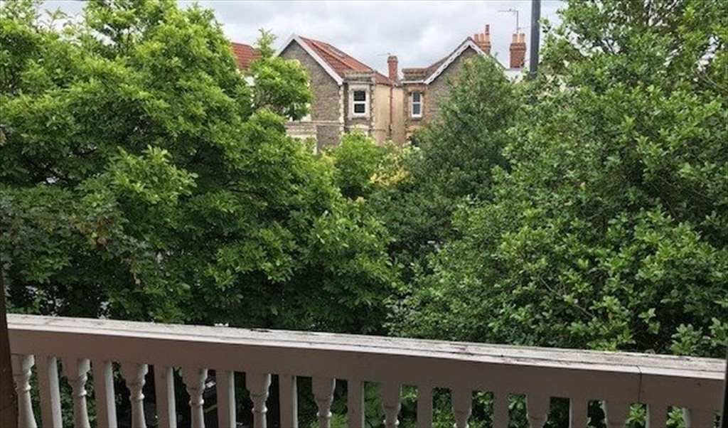 Room to rent in Bath Road, Bristol Double ensuite room with balcony