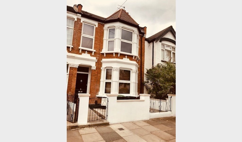 Room To Rent In Meads Road Wood Green Double Room In Wood Green 780