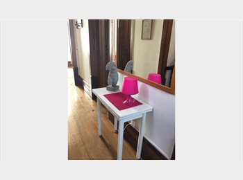 Roomgo PT - Quarto para rapariga, Coimbra - 200 € Por mês