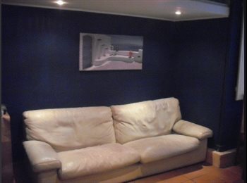 Roomgo PT - Quarto Centro Lisboa Sao Sebastiao da Pedreira, Lisboa - 840 € Por mês