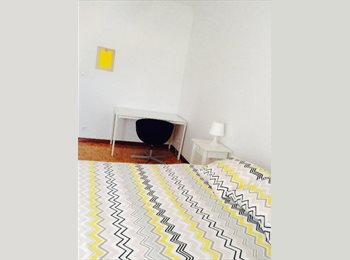 Roomgo PT - Large room with double bed, Lisboa - 380 € Por mês