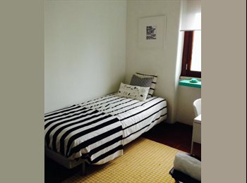 Roomgo PT - Room with private bathroom, Lisboa - 350 € Por mês