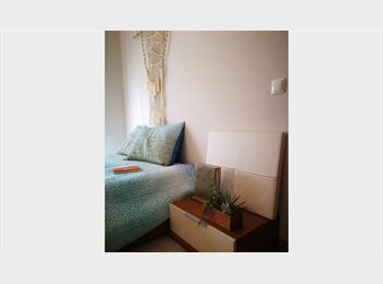 Roomgo PT - Alugam-se 2 Quartos, Lisboa - 220 € Por mês