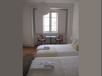 Roomgo PT - Double Bed Room in Entrecampos, city center!, Lisboa - 600 € Por mês