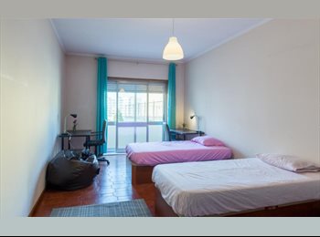 Roomgo PT - Double room for 2 near universities and Metro Amarelo Combatentes station, Porto - 480 € Por mês