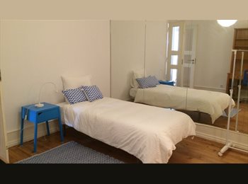 Roomgo PT - Room in Entrecampos Square - 5 min walking from ISCTE and UL, Lisboa - 400 € Por mês