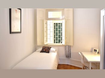 Roomgo PT - Fully furnished and serviced room in bright central apartment, Lisboa - 650 € Por mês
