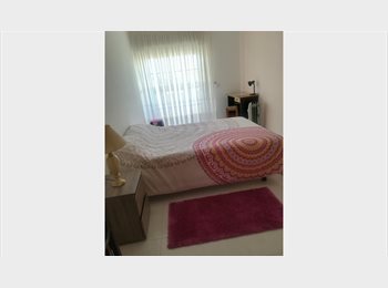Roomgo PT - Quarto Olhão, Faro - 350 € Por mês