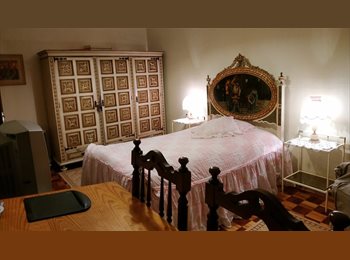 Roomgo PT - arrendo quarto junto à universidade católica a menina estudante, Porto - 350 € Por mês