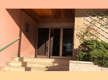 Roomgo PT - Flat T2 Olaias for two master students Nova Campolide or Católica, Lisboa - 1 200 € Por mês