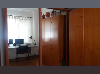 Roomgo PT - Quarto para estudante da Nova SBA em Carcavelos, Lisboa - 450 € Por mês