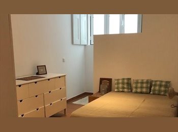Roomgo PT - Aluguer de quarto c/ casa de banho e entrada privada, Lisboa - 550 € Por mês