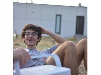 Roomgo PT - Francisco - 20 - Leiria