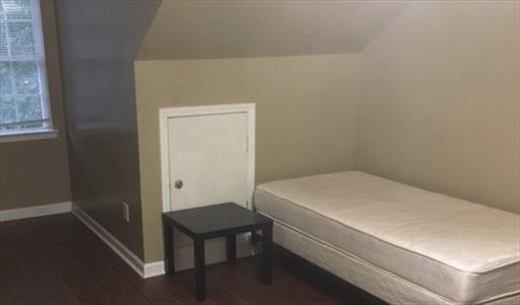 Room For Rent In Elm Street Northwest English Avenue 1 2 Mile To Ga Tech Furnsihed Room Utilities Included 608