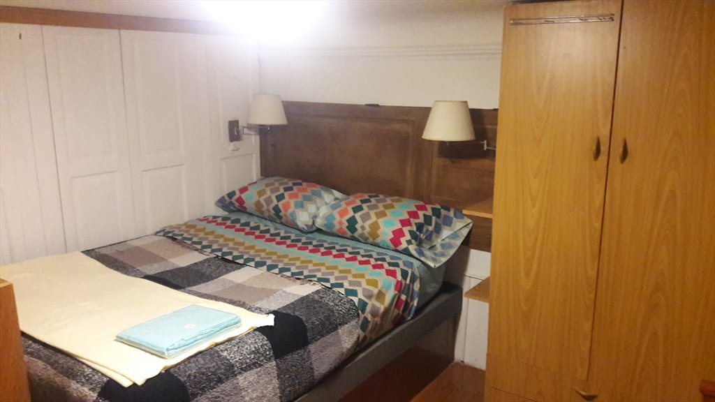 HABITACION EN DUPLEX EN CASA DE FAMILIA CON CAMA MATRIMONIAL - México