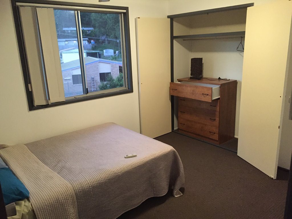 Room To Rent In Philip Street South Gladstone 120 P W Professional Clean Happy Place To Live 120