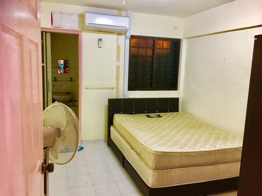 Room For Rent In Ang Mo Kio Avenue 5 Singapore Master Room Available Ang Mo Kio Ave 5 No Agent Fee 900