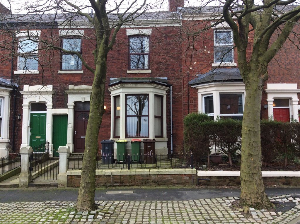 Room to rent in Brackenbury Road, Preston High Quality Shared House