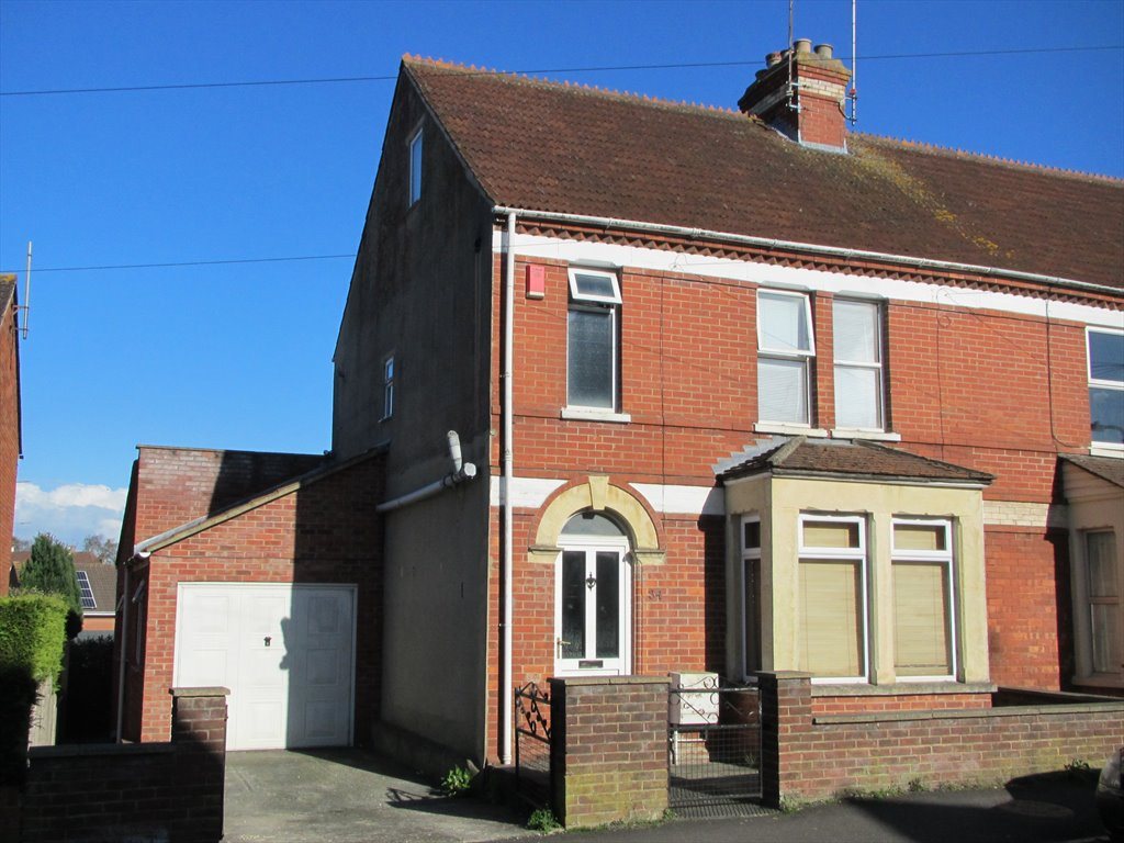 Room to rent in Crofton Park, Yeovil ATTRACTIVE ROOM friendly house Yeovil, broadband,