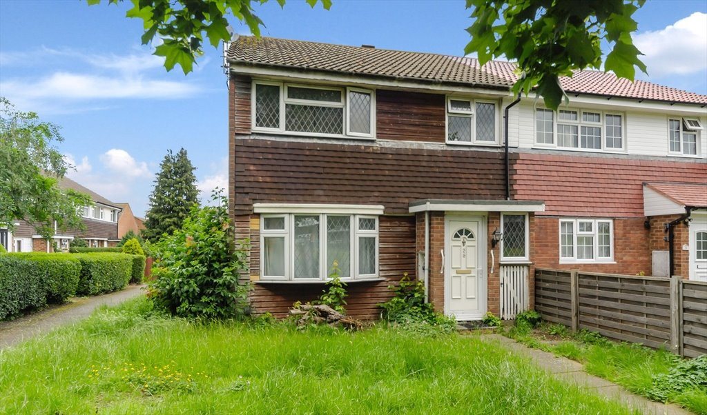 Room to rent in Tamar Green, Hemel Hempstead Fab Room to rent in Grove HillSPOTLESS HOUSE