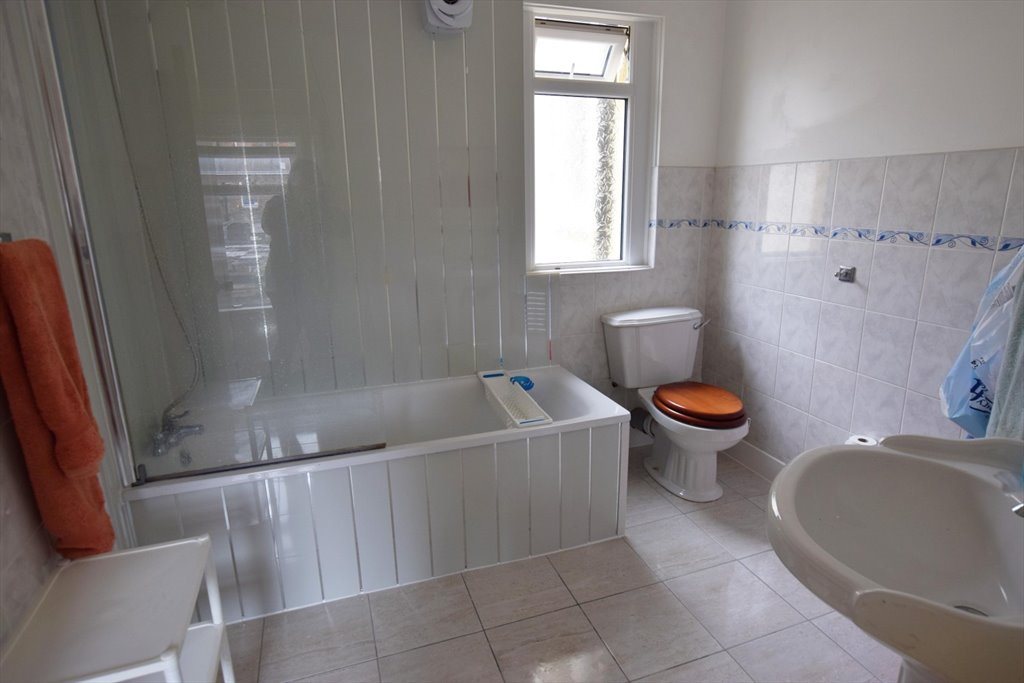 Room to rent in Claude Place, Cardiff - Student house from 