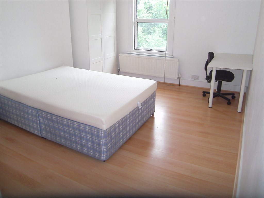 Room To Rent In Grange Road Area Ealing West London Recently Refurbished Top2ndfloor 2 Bed Flat Separa 1400