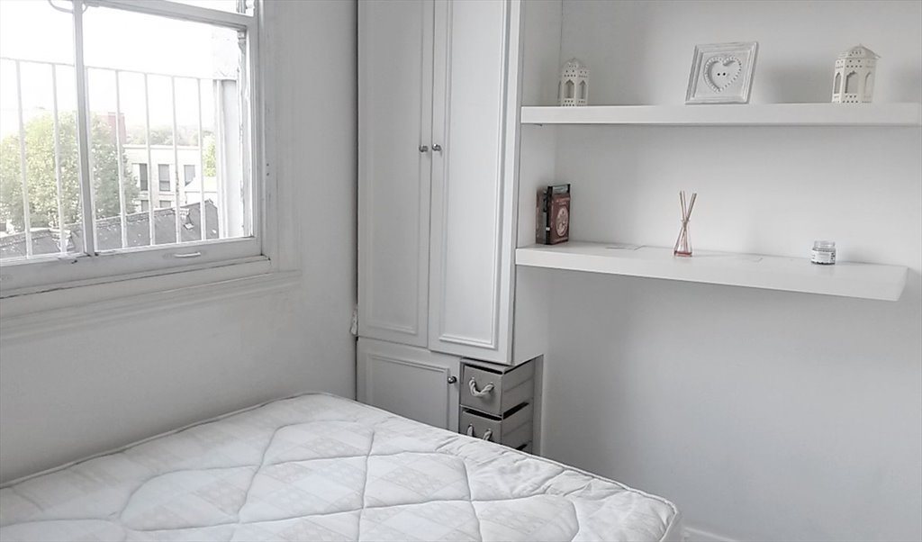 Room To Rent In Kilburn High Road North Maida Vale A Huge Bright Double Room In Kilburn 691