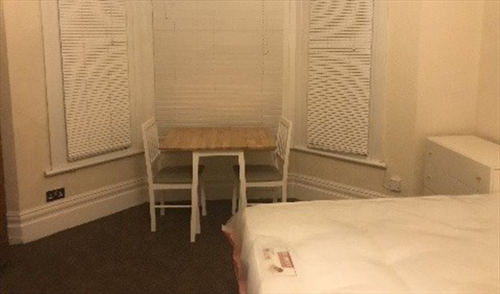 Room to rent in Cavendish Road, London Bedsit To Rent