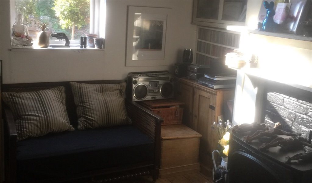 Room to rent in Saint Saviours Terrace, Reading - Nice ...