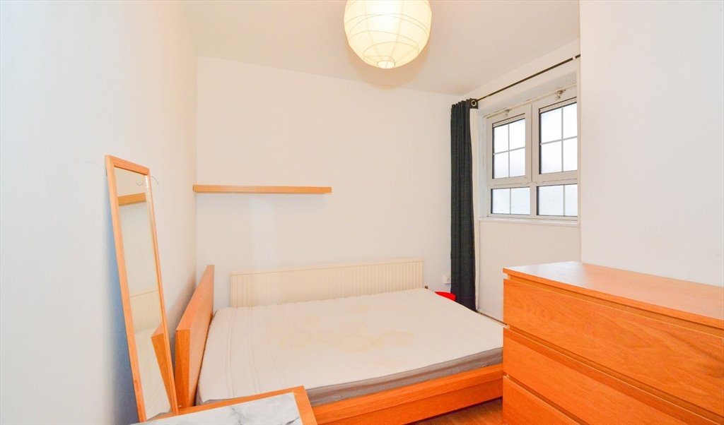 Room To Rent In Limehouse Causeway Poplar Cozy Double Room Single Use Available In Westferry Few Minutes Walking Distance From Canary Wha