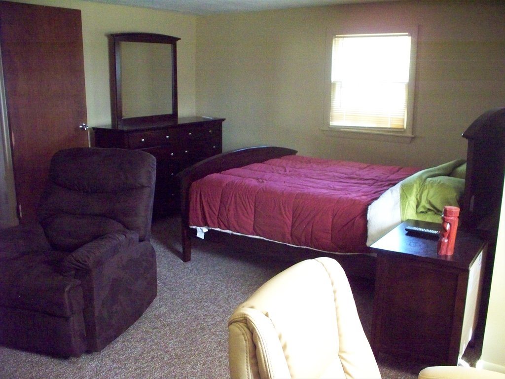 Room For Rent In Royal Oak Road New Britain New Britain Ct Room 600