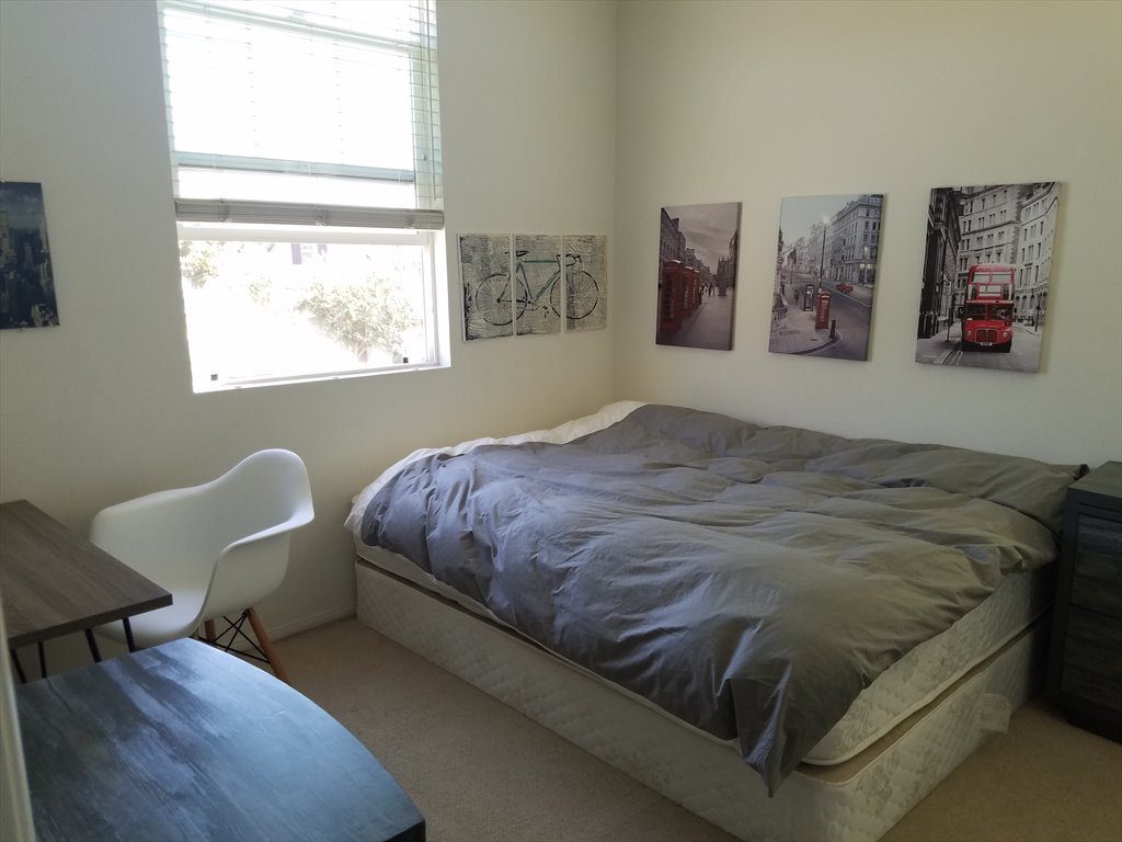 Room for rent in Porter Ranch Drive, Porter Ranch Luxury Room for Rent