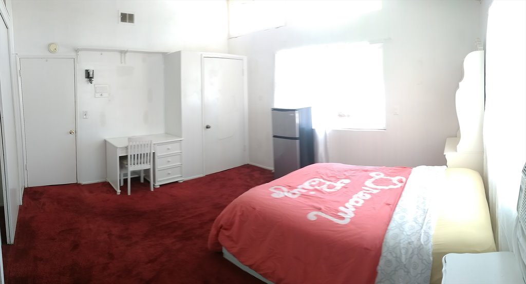 Room For Rent In West Street Garden Grove Large Unfurnished Master Bedroom W Private Restroom In House Near Disneyland Utilities Amenities