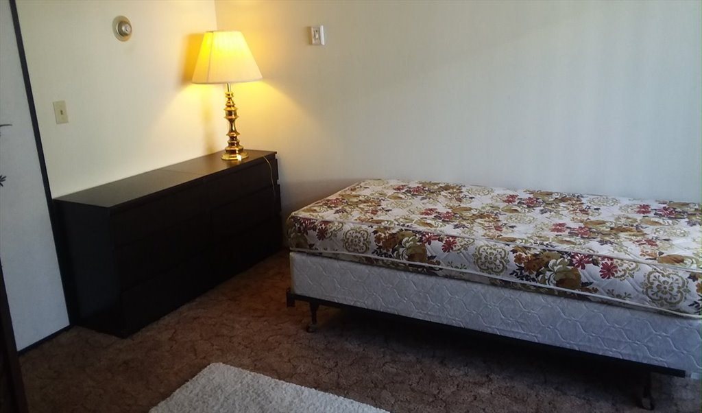 Room For Rent In Neal Avenue West San Jose Converted Living Room For Rent In San Jose Ca 700 Per Month Female Preferred January 2020 700