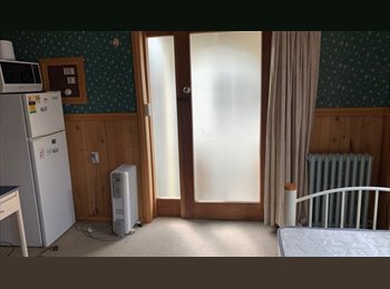  NZ - Studio room , Dunedin - $210 pw