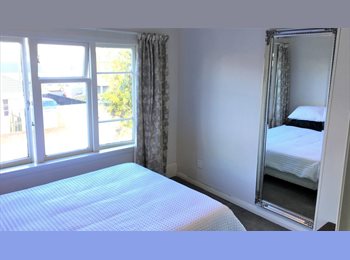  NZ - R2951C - UPSTAIRS, COSY, QUIET, WARM, Christchurch - $160 pw