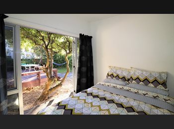  NZ - R942G - One of two fully insulated sleepouts, Christchurch - $140 pw