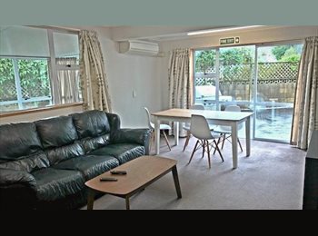  NZ - Bellbird - a surprise awaits, Dunedin - $200 pw