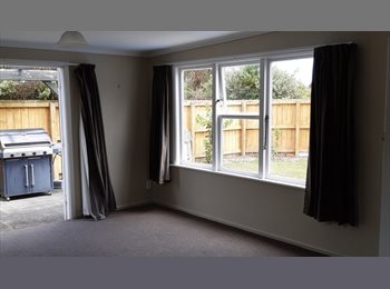 NZ - Large Room in Renovated Home, Palmerston North - $190 pw