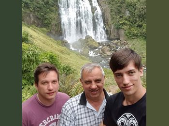  NZ - Dewie - 28 - Palmerston North